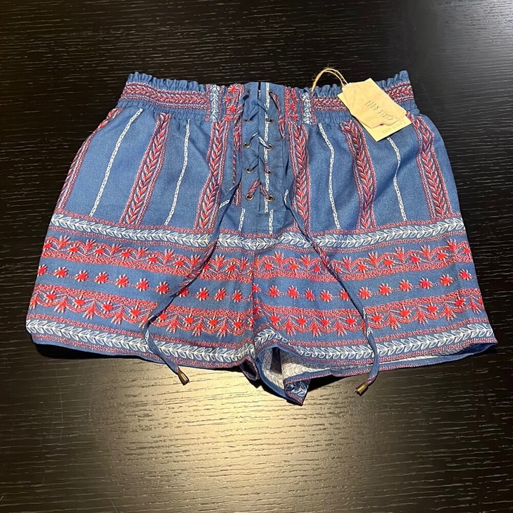 NWT Moon River Front Tie Up High Waisted Floral Shorts Size Large